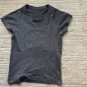 lululemon athletica Gray Short Sleeve Tee
